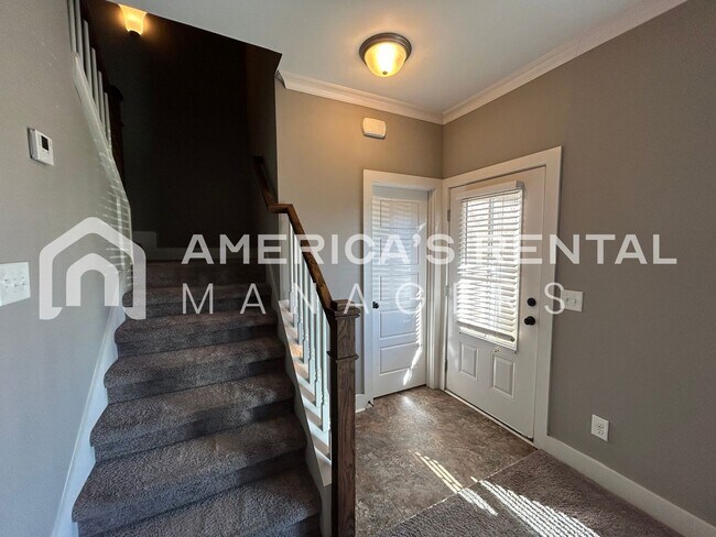 Building Photo - 417 Polo Trce