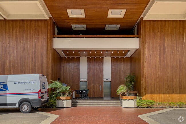 Building Photo - Mount Terrace Condominiums