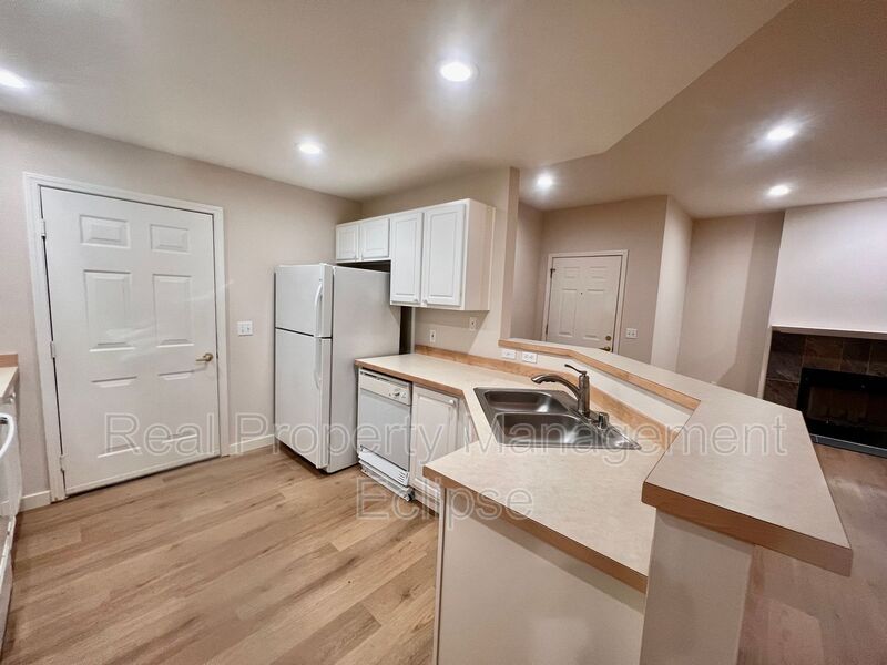 6515 134th Pl SE Unit I1 (LO), Snohomish, WA 98296 Condo for Rent in