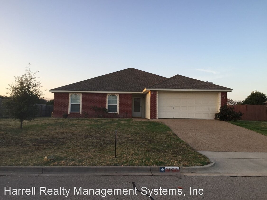 Primary Photo - 4 br, 2 bath House - 2029 Red Sage