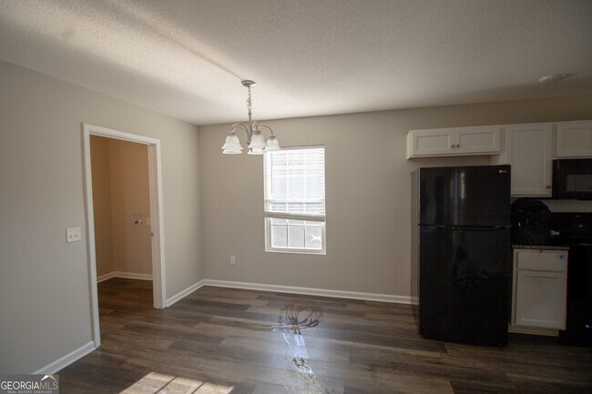 Building Photo - 304 S Bridgeport Dr