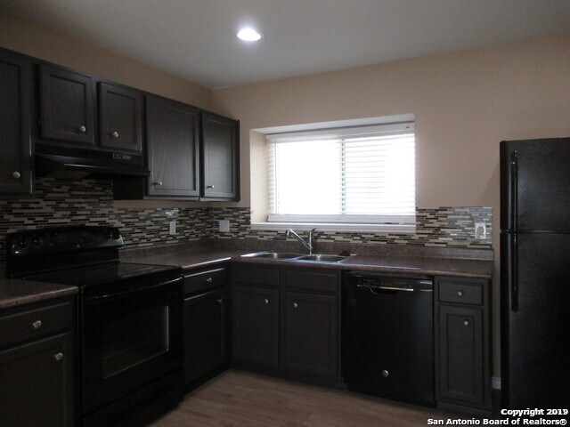 Building Photo - 8602 Ridge Flower Dr
