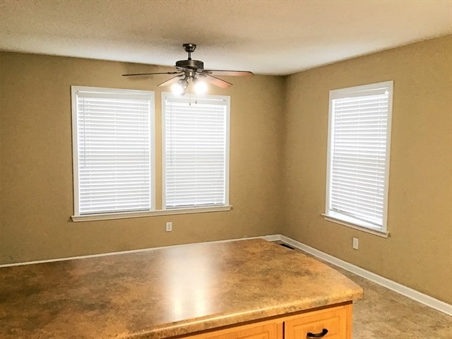 Foto del edificio - 3498 Torrington Ln