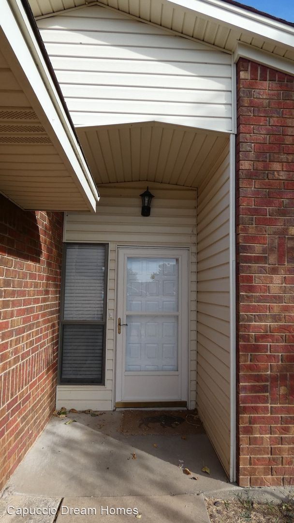 Building Photo - 3 br, 2 bath House - 2512 SW 39th St.