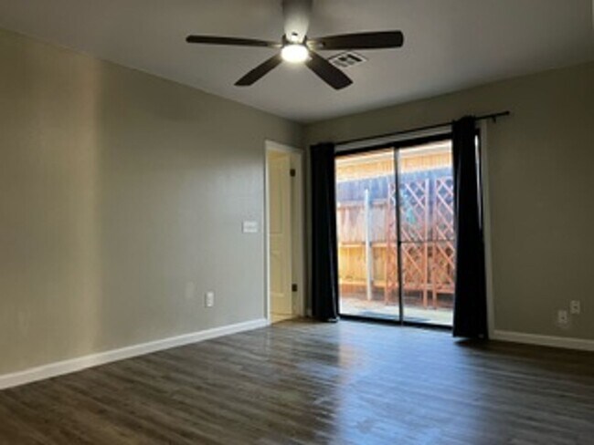 Building Photo - 529 NW 137th St