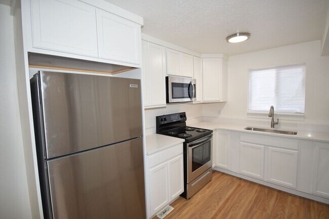 Foto del edificio - 4451 Dean Cir