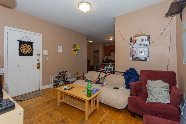 Foto del edificio - Central Allston Location. Steps from the T Stop. Recently Renovated, Central Heat, Pets Friendly,...