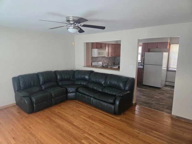 Foto del edificio - 5757 N Elston Ave