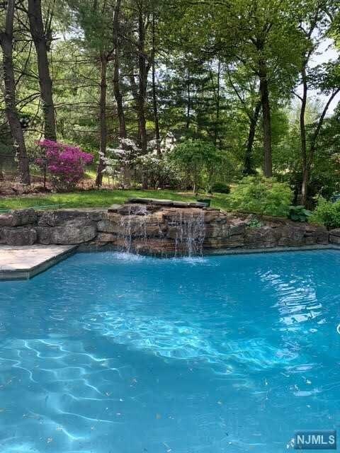Primary Photo - 15 Lambs Ln