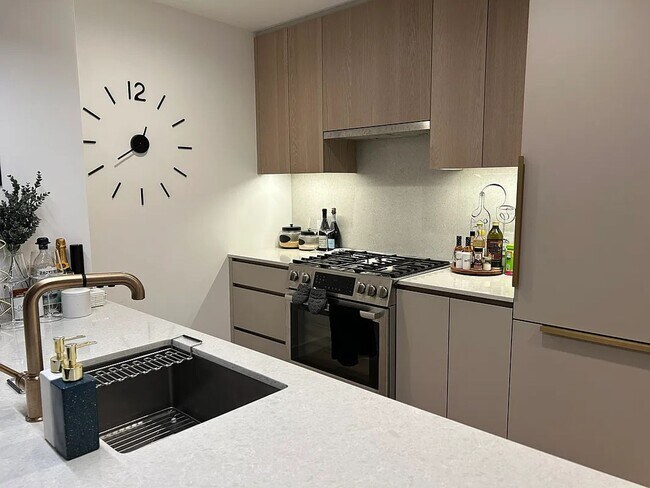 Photo - Skyline Tower - 2707 Apartment