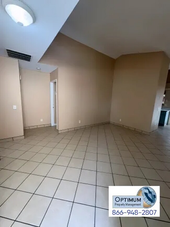 Foto del edificio - Beautiful Moreno Valley Rental with Sunroom, Fireplace & Spacious Backyard