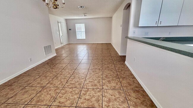 Building Photo - Nice 4 bedroom home in Kissimmee