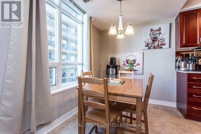 Photo du bâtiment - 610-212 EGLINTON Ave