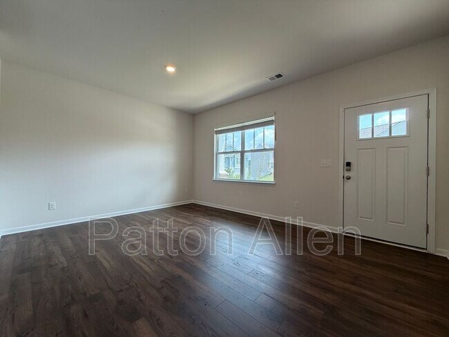 Building Photo - 138 Marathon Ln