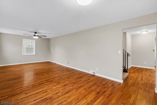 Foto del edificio - 26 Glaser Ave