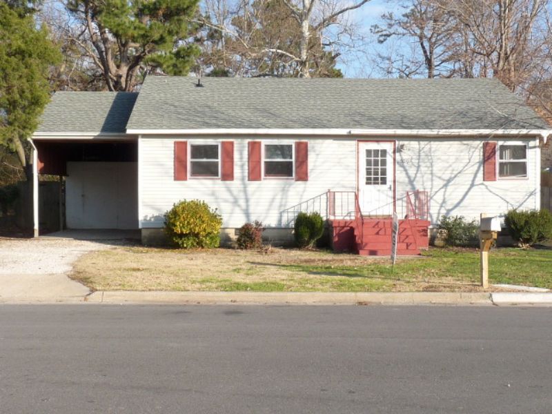 Primary Photo - 1009 N 12th St