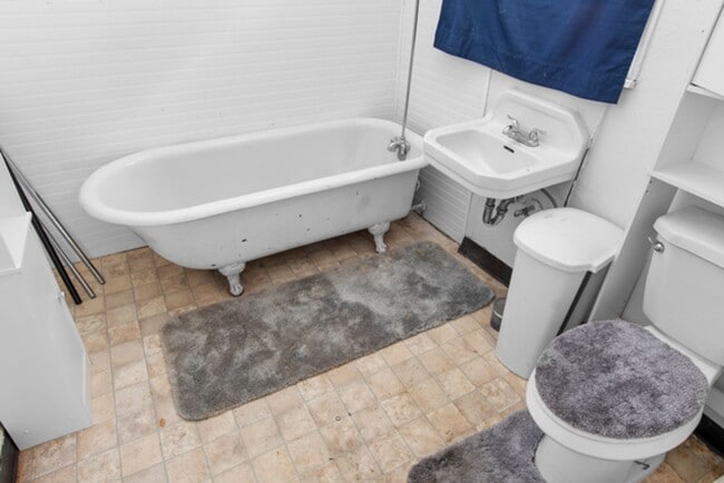 Photo - 44thbl Apartment