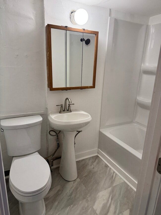 Building Photo - 811 47th St