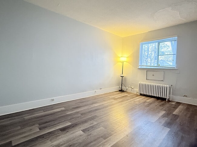 Photo du bâtiment - 1441 Wyandotte St E