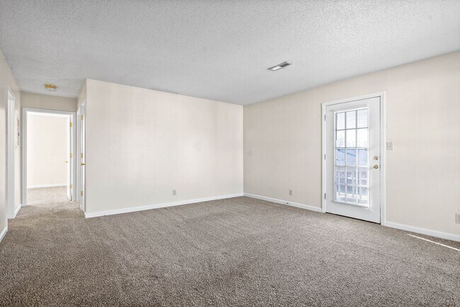 Foto del edificio - Waters Edge Drive -1860