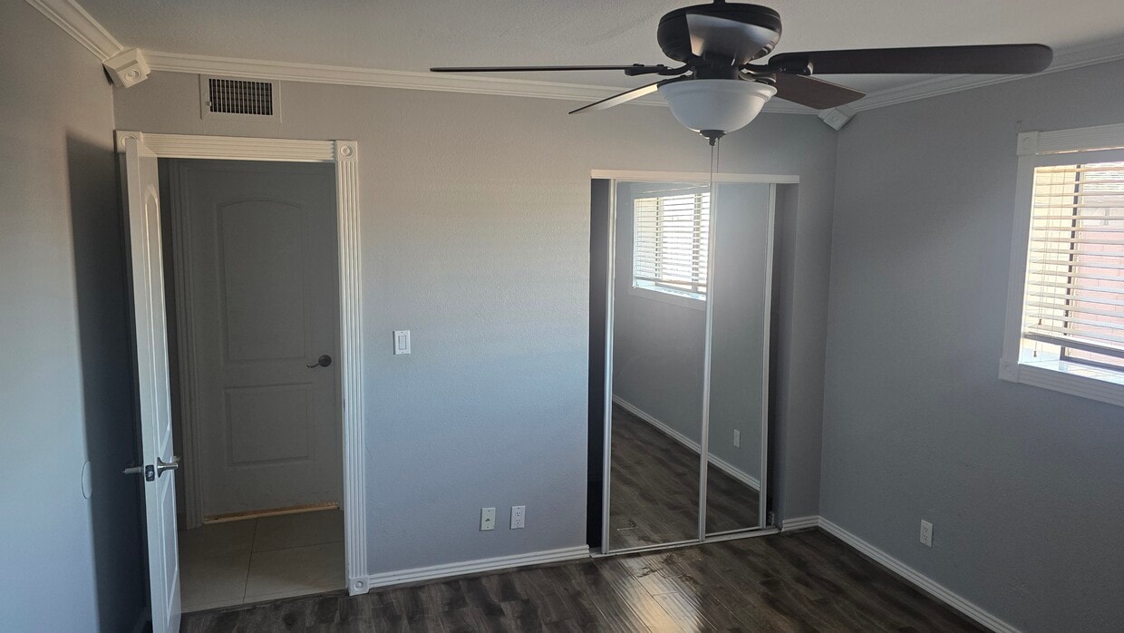 Building Photo - 1859 N Morris