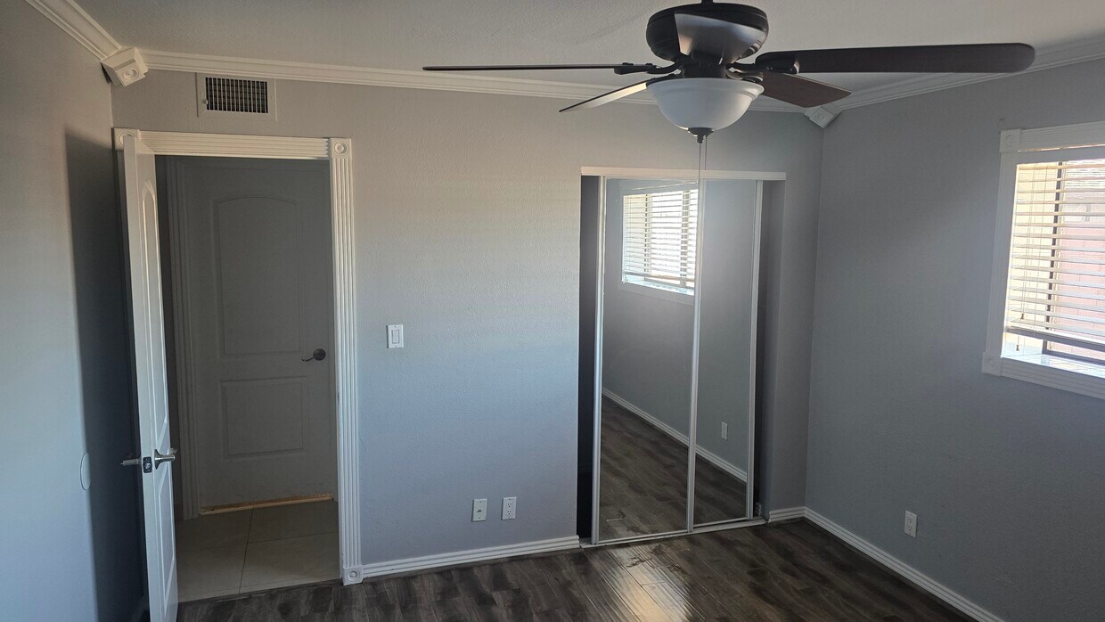 Foto del edificio - 1859 N Morris