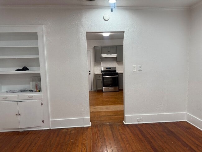 Building Photo - 508 B