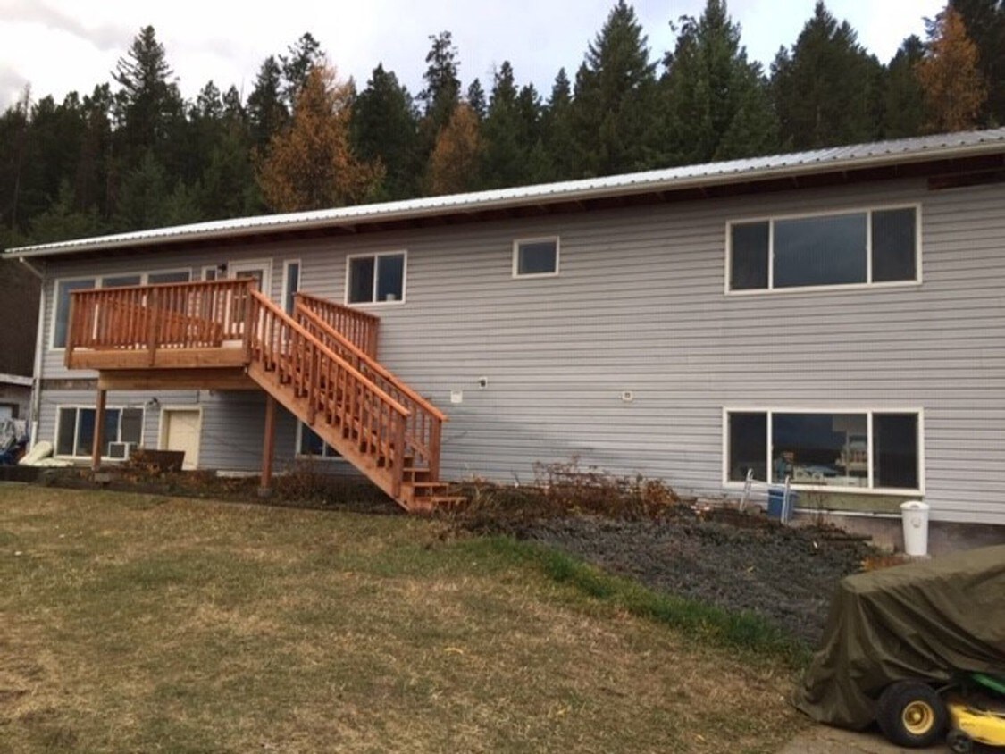 Primary Photo - 4 br, 2.5 bath House - 955 Foys Lake Rd.