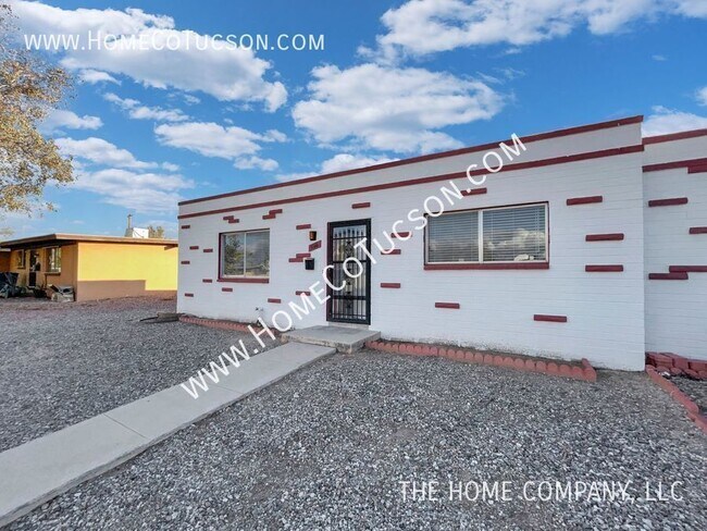 Building Photo - 3666 E Ellington Pl