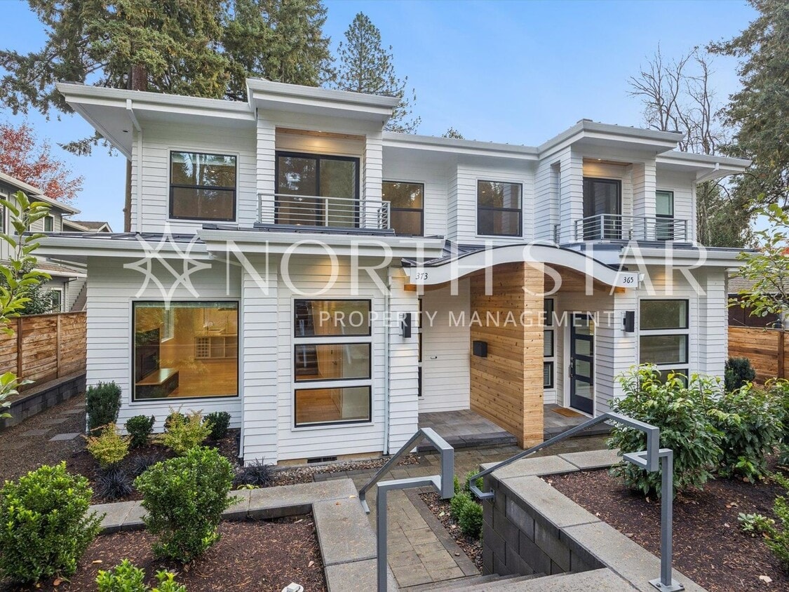Foto principal - Lake Oswego Modern Luxury Duplex