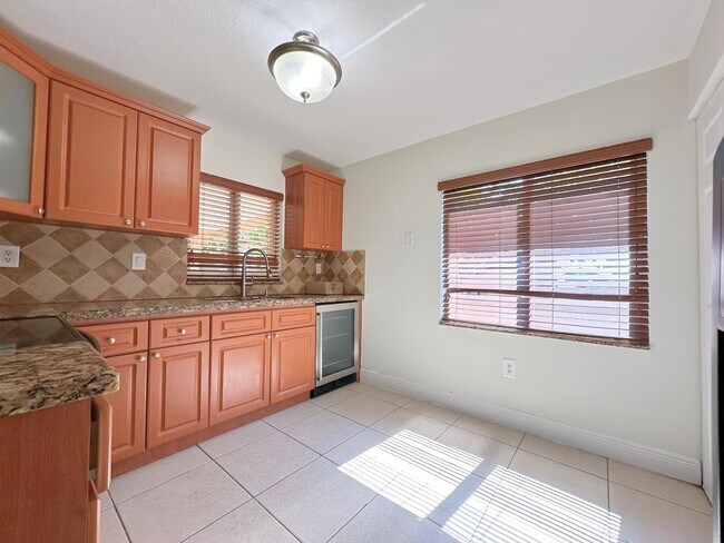 Foto del edificio - 5884 NW 198th Terrace
