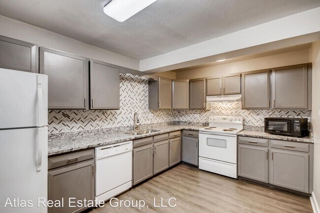 Foto del edificio - 9900 E Florida Ave