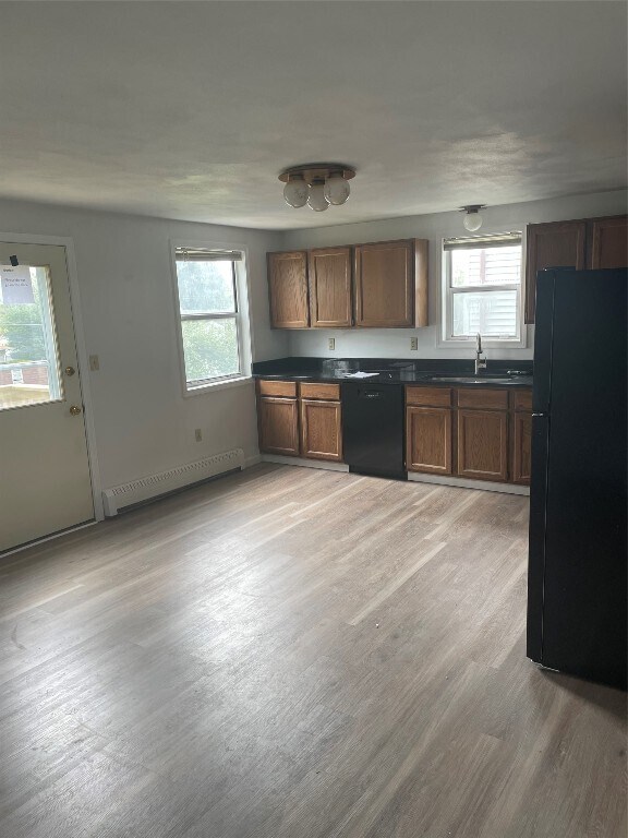 Building Photo - 834 Squires Ave