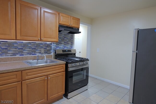 Building Photo - 84 Scheerer Ave