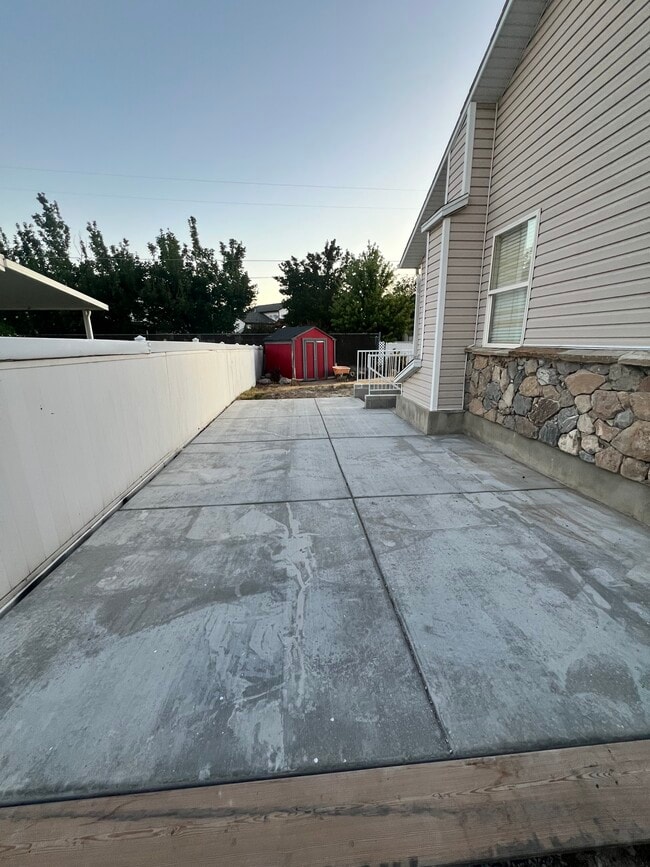 Building Photo - 1142 W Lucky Cv