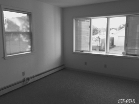 Building Photo - 16 Cornelia St