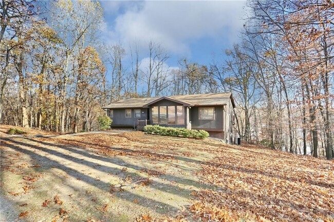 Building Photo - 9 Country Club Ln