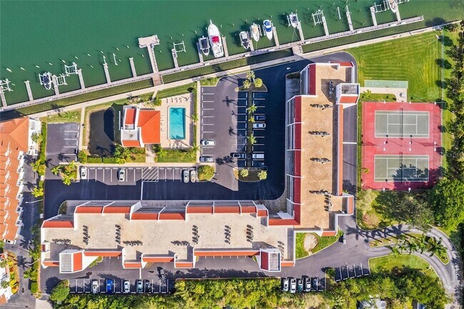 Foto del edificio - 19111 Vista Bay Dr