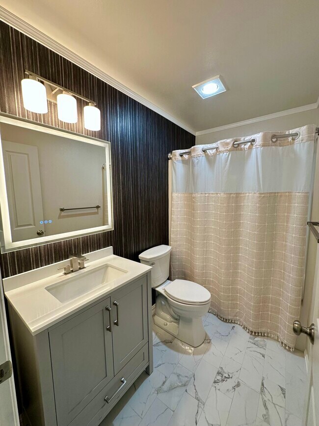 Foto del edificio - 4313 Roxanna Loop SE