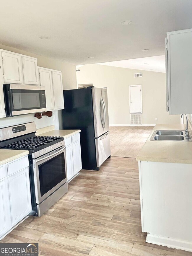 Building Photo - 93 Hartley Woods Dr