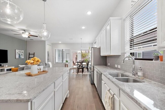 Building Photo - 18618 Parkland Square Pl