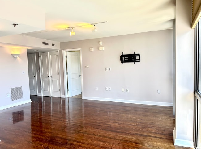 Building Photo - 600 Admiral Blvd