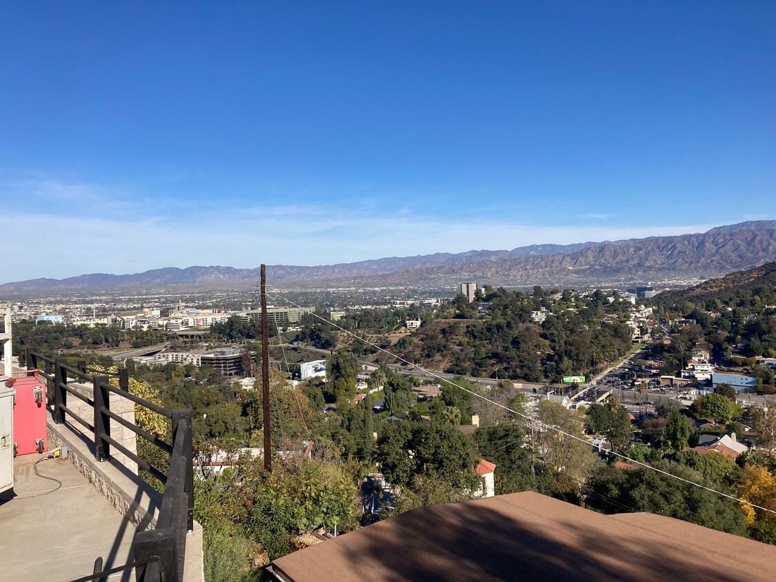 Primary Photo - RARE HOLLYWOOD HILLS COTTAGE W/ 180 DEGREE...