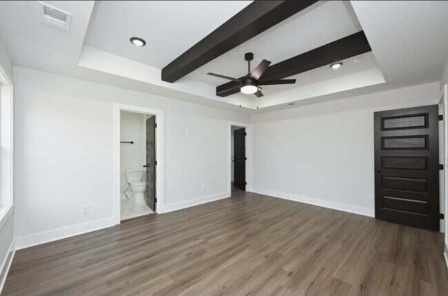 Building Photo - 1609 Elizabeth Rd