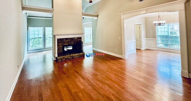 Building Photo - Beautiful ranch in the MOUNTAIN VIEW clust...