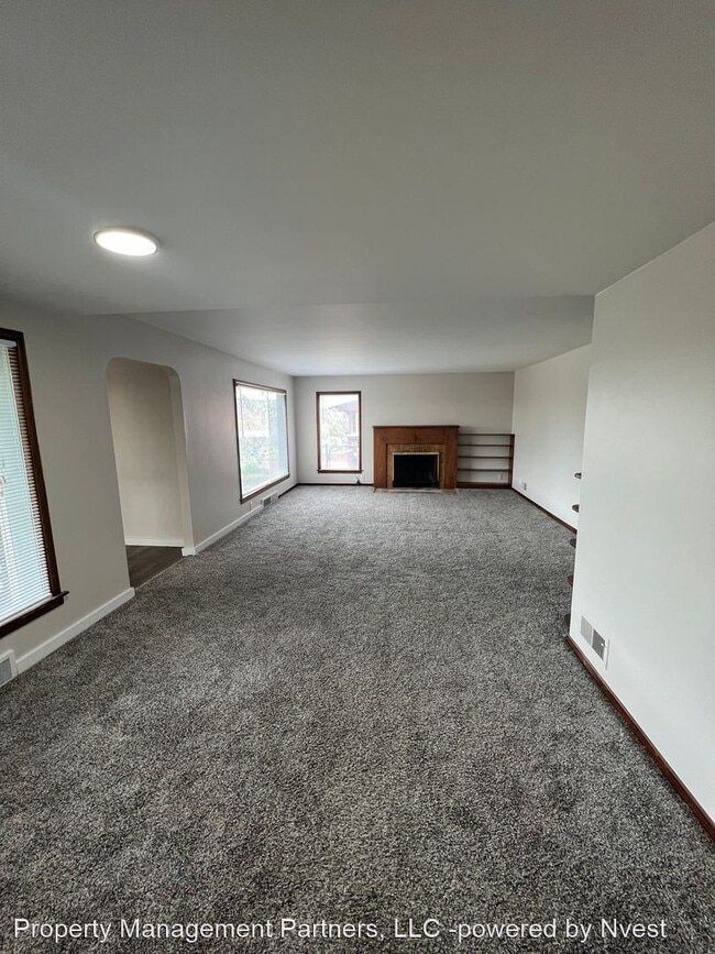 Building Photo - 3 br, 2 bath House - 3110 W Riverview Dr