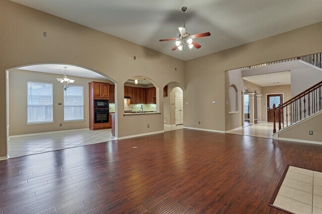 Foto del edificio - 8406 Oak Villa Ct