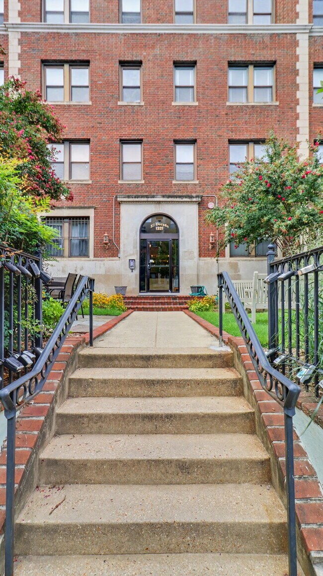 Building Photo - 1321 Fairmont St NW