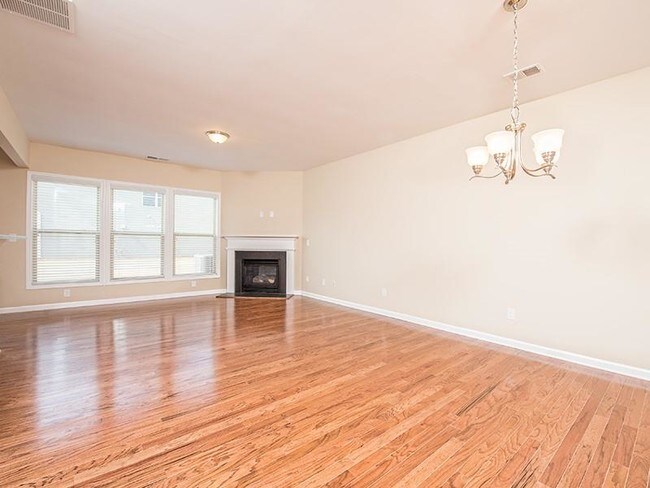 Building Photo - 6295 Shiloh Woods Dr