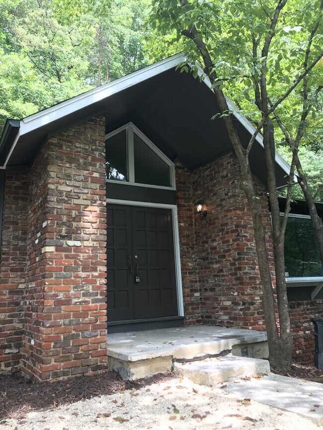 Foto del edificio - 246 Gum Hollow Rd